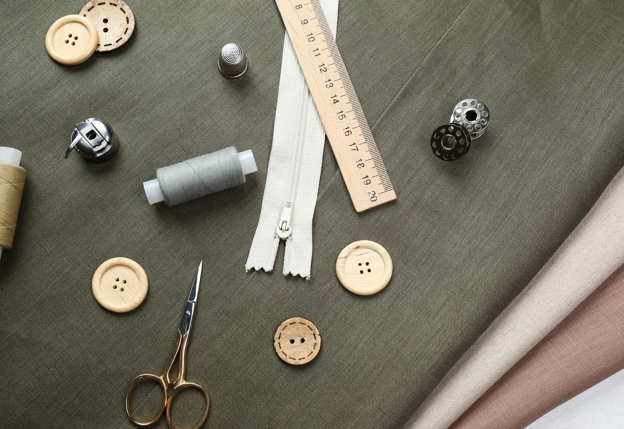 Textiles, Jewellery & Accessories