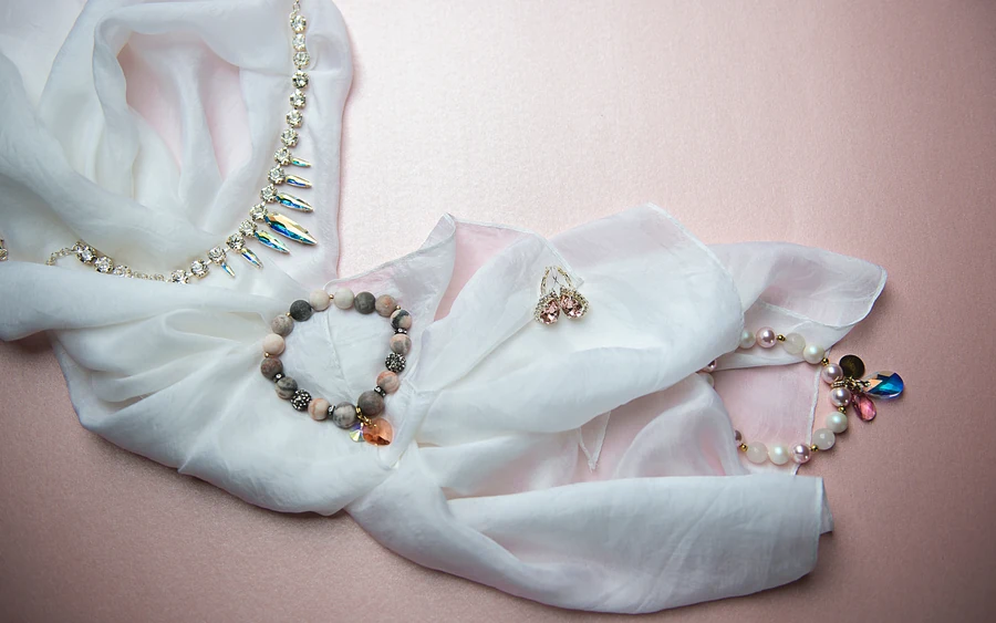 Jewellery & accessories